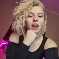 evil_angel_010's Offline Chat Room