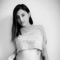 blue_skyy01 Adlı Modelin Çevrimdışı Sohbet Odası