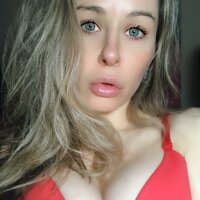 Pixiepoems主播：免费直播性爱表演和聊天 | Stripchat
