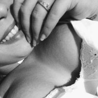 Allia_Doman webcam