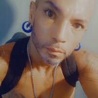 anythingcanhappend's Offline Chat Room