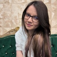 PetiteEva webcam model