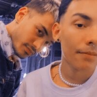 KEVIN_AND_SCOTT's Offline Chat Room