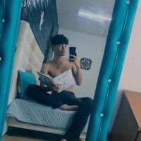 TAYLERWOLF webcam model