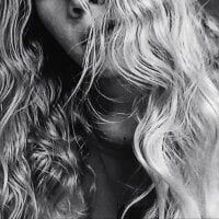 Goddess_Claire's Offline Chat Room