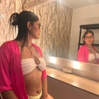 Laddy_Rouse webcam model