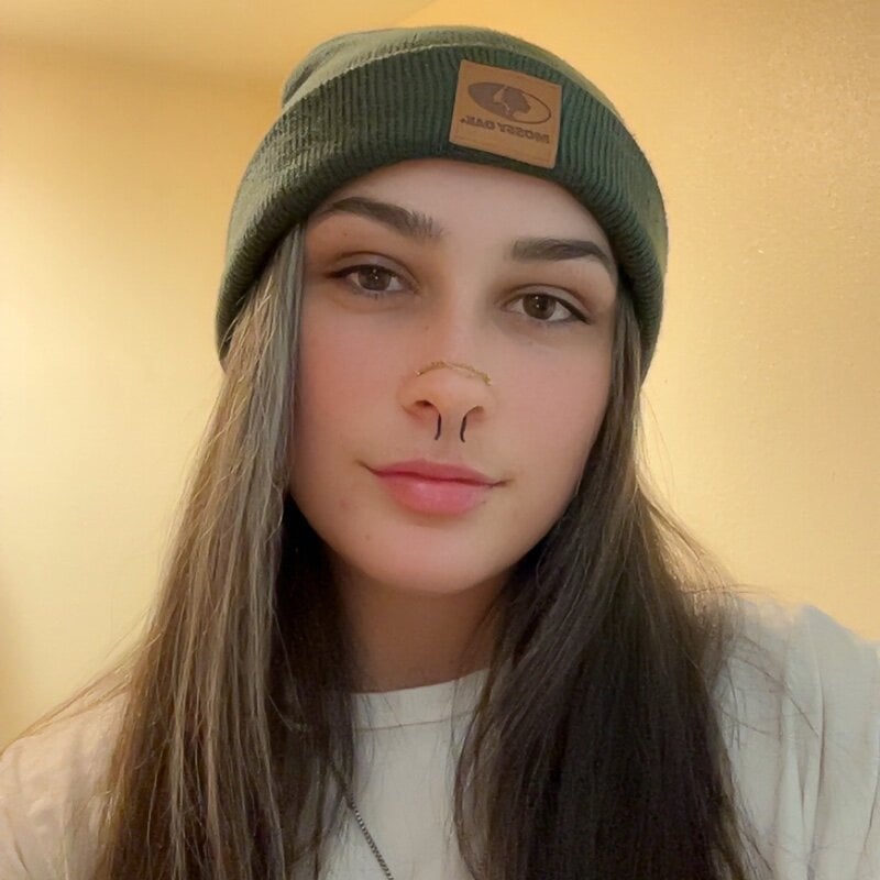 Alix_Valentine's nudes and profile