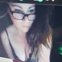 Antoinettexo Adlı Modelin Çevrimdışı Sohbet Odası