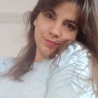 Lila_Charm's Offline Chat Room