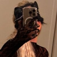 Lifeofmasked webcam