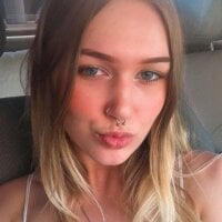 AprilFoxxx19's Profile Pic
