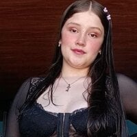Krystal_Heartss webcam model