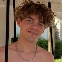 Curly_Chris