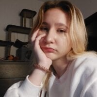 AlmedaSnooks webcam model