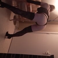 Jo_hannes77's Offline Chat Room