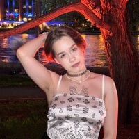 celestara_moon webcam model