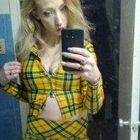 born2blow's Offline Chat Room