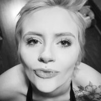 CumSlutAly's Offline Chat Room