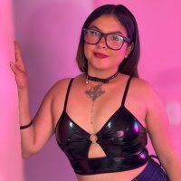 luciana_rosss' Offline Chat Room