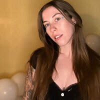 gwenxxgore's Offline Chat Room