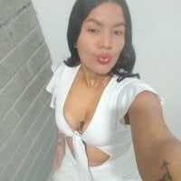 kiara_bella from Stripchat