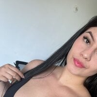 Saanvi21 webcam model