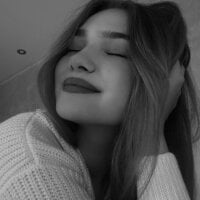 peachypretty Adlı Modelin Çevrimdışı Sohbet Odası