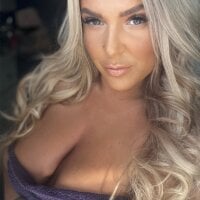 Bustyblondebabe32 model avatar