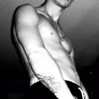 EASY_PORN_PRO's Offline Chat Room