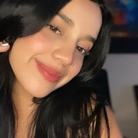 Phòng Chat Ngoại tuyến Bella_Turner