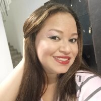 laura23marquez Adlı Modelin Çevrimdışı Sohbet Odası