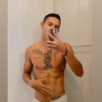 Jackson_Red Adlı Modelin Çevrimdışı Sohbet Odası