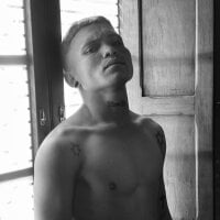 Bastian_ferreira's Offline Chat Room