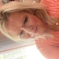 Need2cumNow100's Offline Chat Room