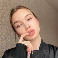 MiaColemanb 个人资料图片