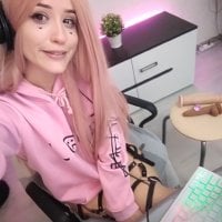Phòng Chat Ngoại tuyến Charming_Tina