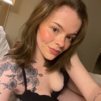 YourEnglishRose webcam model