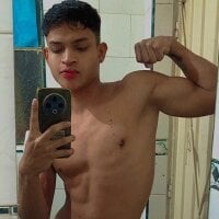 Noahnaughty_21 webcam