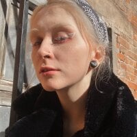 Moon_and_candy's Offline Chat Room