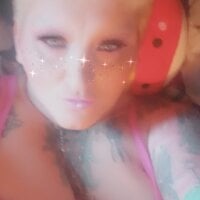 tittiesandcookie's Offline Chat Room