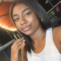 Laraebony_ webcam model