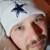 BallZNurJaws365's Offline Chat Room