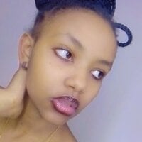 VixenShorty webcam model