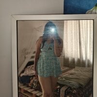 YourFavMaya webcam model