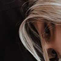 Seralunee's Webcam Show