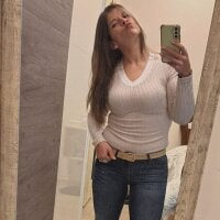 Divaitalianaa's Offline Chat Room