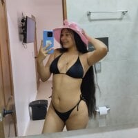 Danna__reyes webcam model