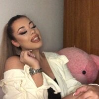 BellaDavey model avatar