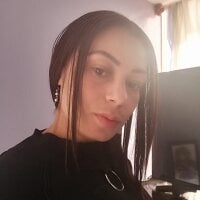 Tania_sexistar's Offline Chat Room