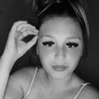 shortlittleblonden Offline chat-huone